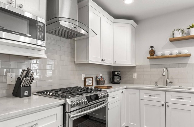 Impresionante, nuevo, apartamento de un dormitorio. A pasos del parque de la ciudad de Denver.