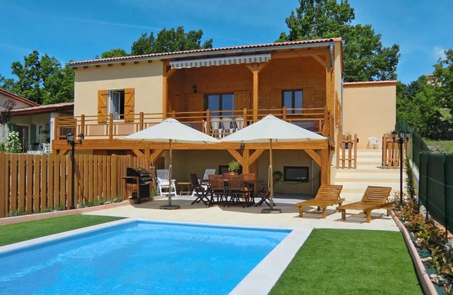 Maravillosa casa de vacaciones privada con piscina privada, WIFI, TV, terraza y aparcamiento