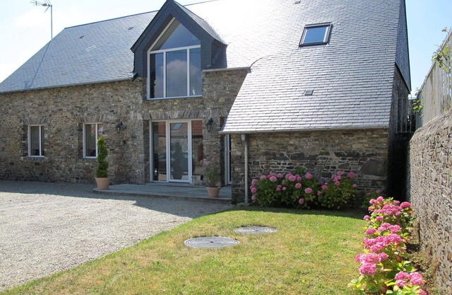 Maravillosa casa de vacaciones privada con WIFI, TV, terraza, mascotas permitida y aparcamiento