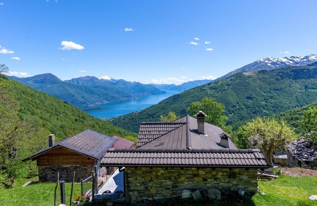 Maravillosa casa de vacaciones privada con TV, terraza, mascotas permitida y aparcamiento