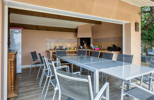 Preciosa casa de vacaciones privada con WIFI, A/C, piscina privada, TV, terraza y aparcamiento