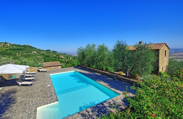 Casa de vacaciones privada con piscina privada, WIFI, patio, vista panorámica, aparcamiento