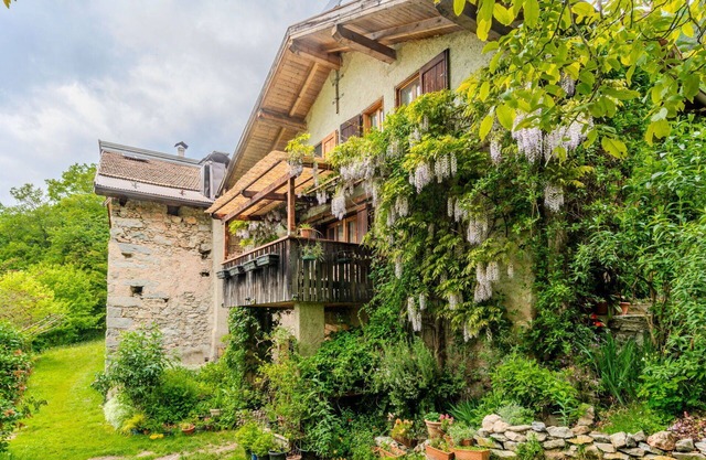 Preciosa casa de vacaciones privada con TV, patio, mascotas permitida y vista panorámica