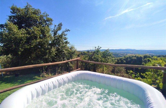 Casa de vacaciones privada con WIFI, bañera de hidromasaje, TV, terraza, vista panorámica