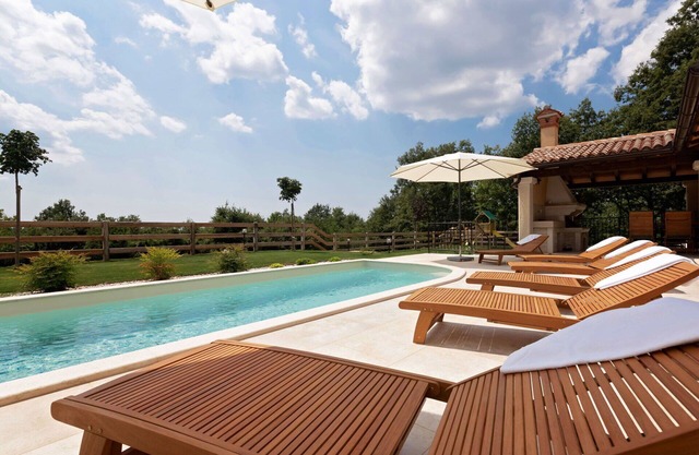 Estupenda casa de vacaciones privada con WIFI, A/C, piscina privada, TV, terraza, aparcamiento
