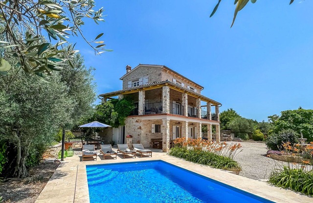 Casa de vacaciones privada con A/C, WIFI, piscina privada, terraza, mascotas permitida, aparcamiento