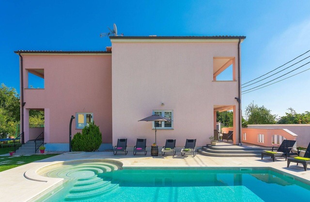 Preciosa casa de vacaciones privada con piscina privada, A/C, WIFI, TV, terraza, aparcamiento