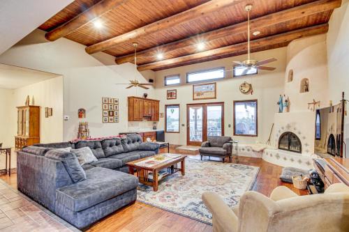 Stunning Sandia Mtn Views Rio Rancho Retreat