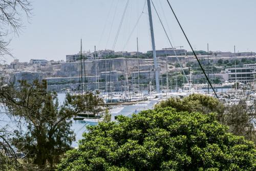 Stunning Seafront Apartment with Marina and Valletta views in Malta