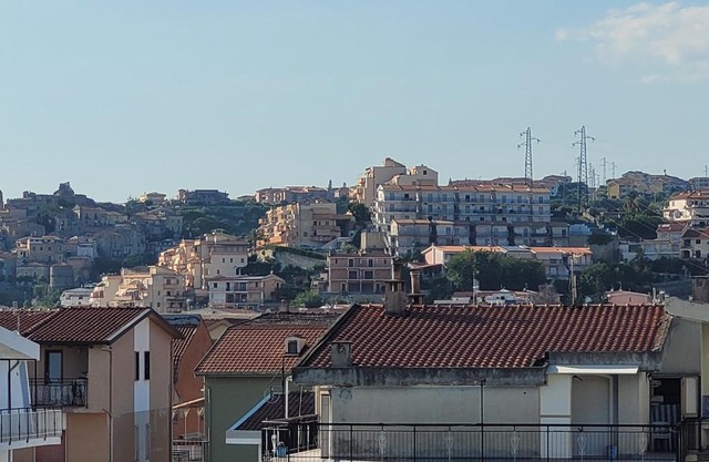 Stunning views, 2-Bed Apartment in Scalea