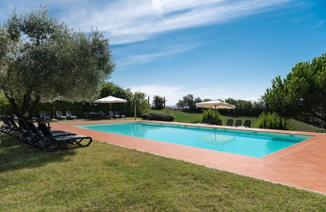 Estupenda casa de vacaciones con piscina, WIFI, TV, mascotas permitida y aparcamiento
