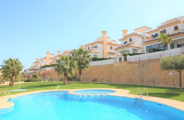 Estupenda casa de vacaciones para 6 personas con WIFI, piscina, A/C, TV, patio y vista panorámica