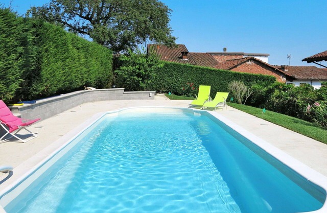 Maravillosa casa de vacaciones para 8 personas con piscina privada, WIFI, TV, patio y aparcamiento