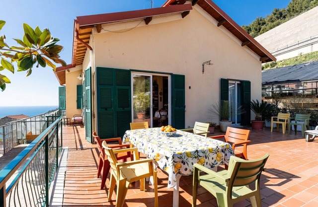 Estupenda casa de vacaciones para 7 personas con piscina privada, WIFI, TV, terraza y aparcamiento