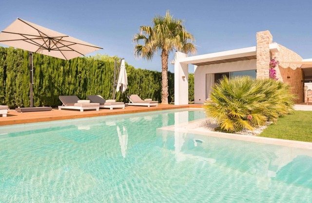 Impresionante villa con electrodomésticos modernos