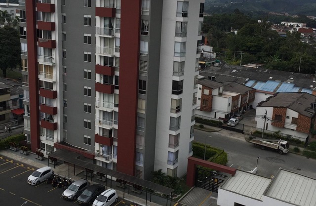 Lujoso Apartamento, Excelente Ubicacion