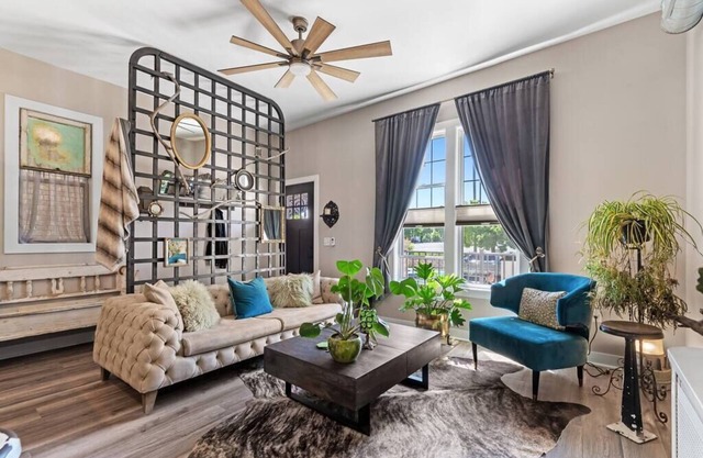 Stylish 2 bdrm w/ Garage & Yard
