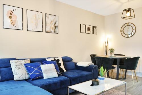 Stylish 2BR Aylesbury Home, Sleeps 4, Parking, Work, Leisure, Friendly