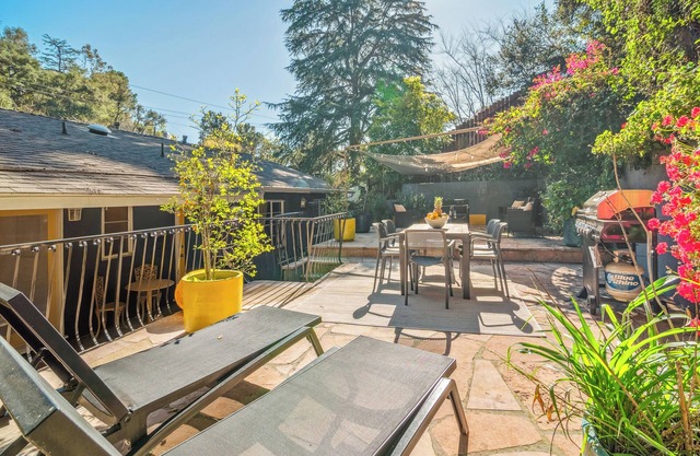 Stylish 4BD 3BA Retreat near Hollywood Sign & Walk of Fame