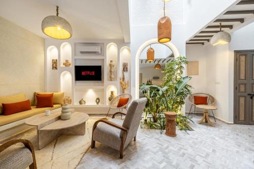 Stylish and Exclusive Riad Saada with Pool and free Breakfast
