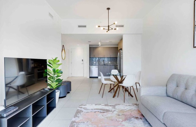 Stylish and Modern 1BR | Resort-Style Amenities