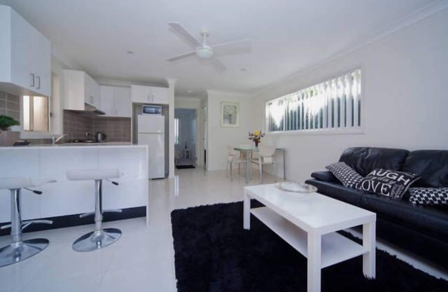 Elegante y nueva casa de huéspedes "Lakeview" Warriewood - Mona Vale