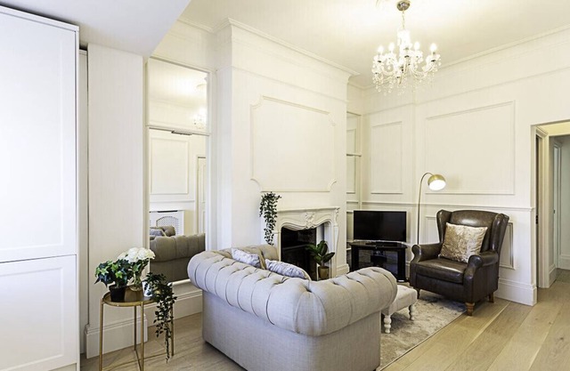Stylish Apartment In Leafy Richmond