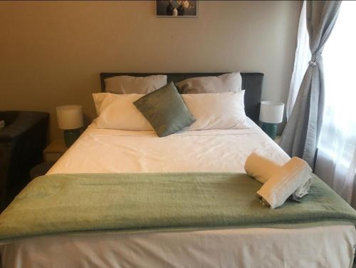 Stylish Bachelor Pad in the Heart of Fourways