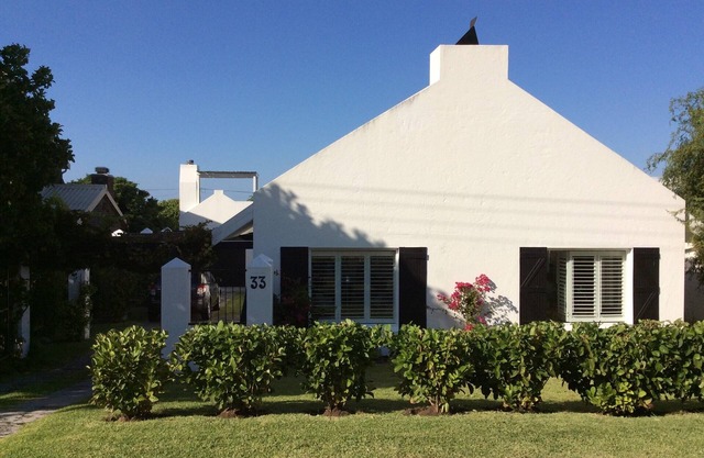 Elegante cabaña de playa en una ubicación perfecta con piscina privada (2- 6 personas)
