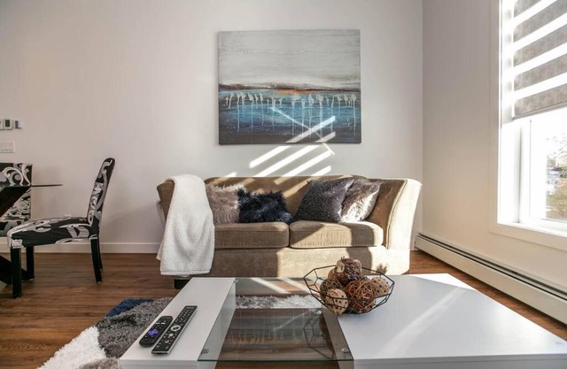 Stylish Close to D/T FREE parking King Bed 2bed