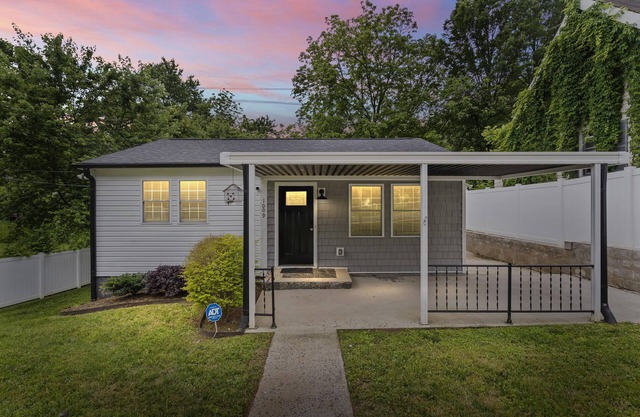 Stylish Downtown Gastonia Stay – 2BR/2BA w/ King + Queen