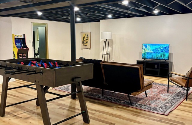 Stylish family home w/ game room and arcade not far from arrowhead stadium