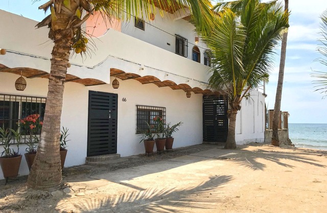 Elegante interior / exterior, loft frente a la playa de 2 dormitorios en La Esquina Peresoza.