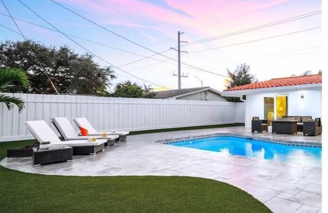 Stylish Modern Oasis Pool 2mil to Beach