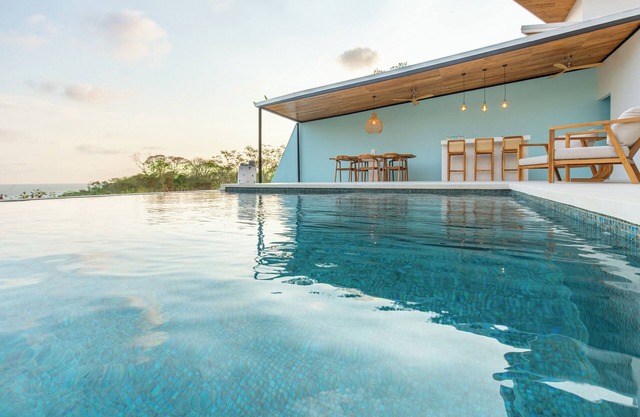 Ocean view luminous Villa Blume, family and pet friendly
