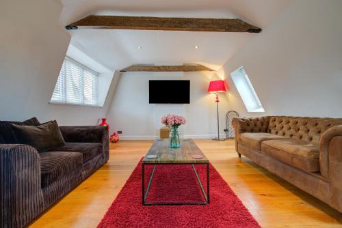 Stylish Townhouse, Work Desk, Fast Wi-Fi, Sleeps 6