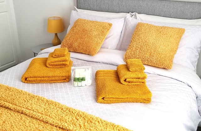 Short Breaks - Weekend Getaways - Midweek Breaks & Business Trips - 5★ Reviews