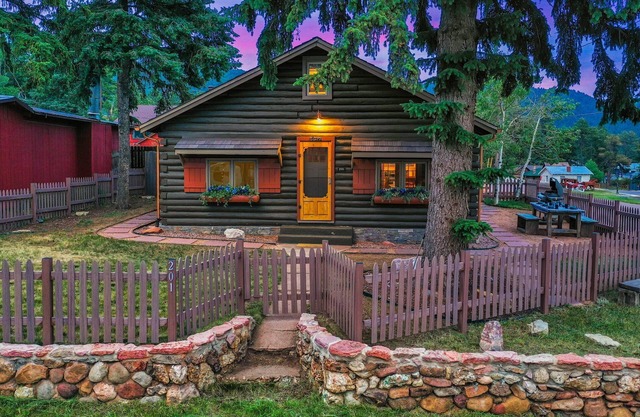 Sugar Shack - 1930's Cabin - ¡Nuevo septiembre de 2019! Mesa de futbolín y perros