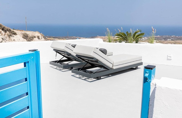 Suite Indoor Jacuzzi and Outdoor Jacuzzi