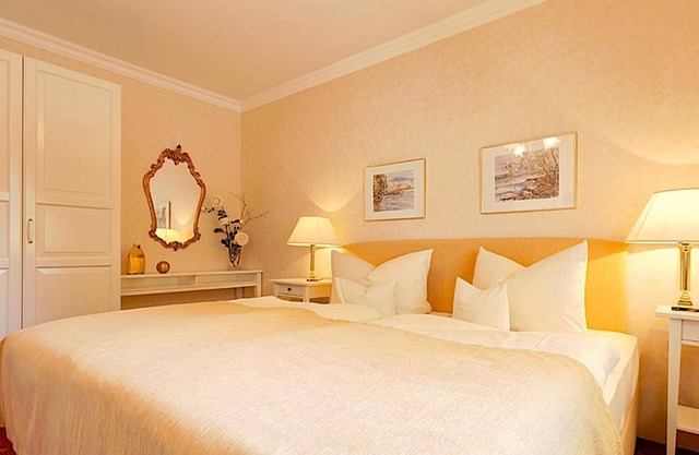 Suite con sep. Sala de estar, balcón o terraza, baño o ducha / WC, casa principal