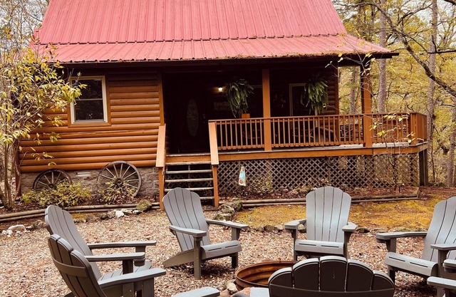 Ven a disfrutar del otoño en las Ouachitas !! ¡El follaje de otoño comienza pronto! ¡Reservar ahora!