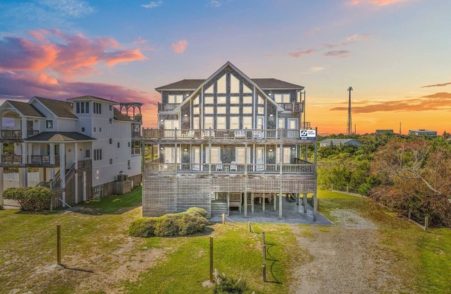 Premier Semi-Oceanfront Dog Friendly w/ Pool, Hot Tub, Game Room, Cargo Lift
