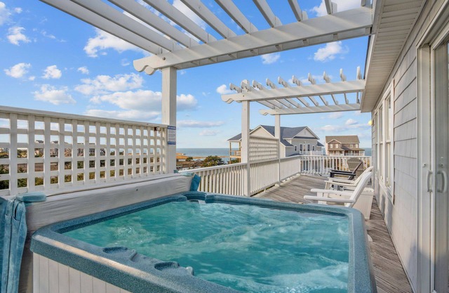Semi-Soundfront w/ Pool, Hot Tub, Game Room, Windsports Access, Cmty Boat Ramp
