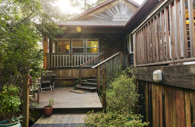 Sunbursts Cottage, MCA # 1011, acogedor, entorno boscoso cercano