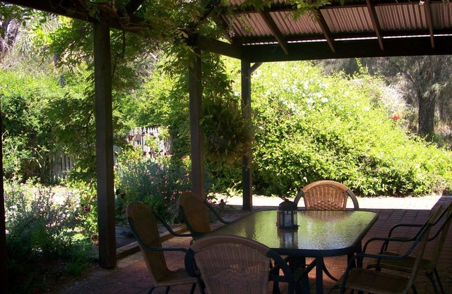 Silversprings cabaña ubicada en un hermoso jardín cabaña