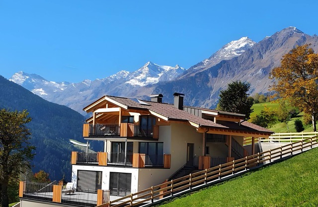 "Sunnseitn Lodge Apt Moutainsuite" con bañera de hidromasaje, sauna de infrarrojos y terraza