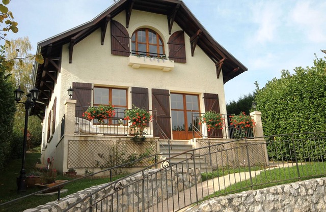 Soleado Maison Bourgeoise con tranquilo jardín, a 15 minutos del antiguo Annecy y el lago