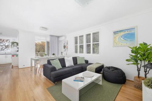 Sunny Manly Escape 2 min walk to beach