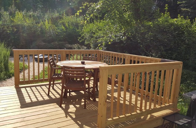 Sunny, Renovated 1940's Farmhouse - The Perfect Catskills Holiday House!