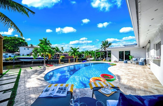 Sunset Canal - Pool - 3BDR